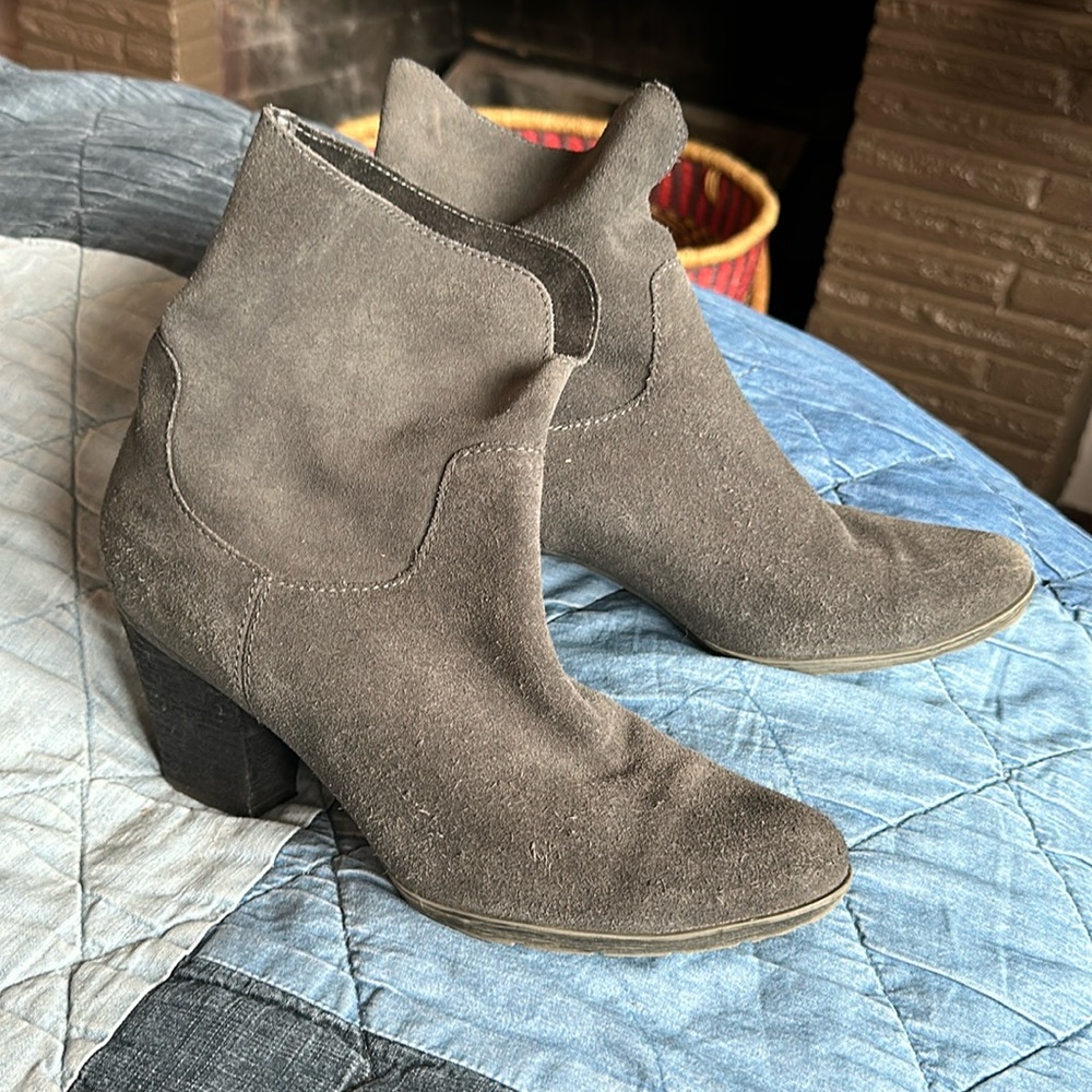Blondo dark grey suede waterproof boots - 10